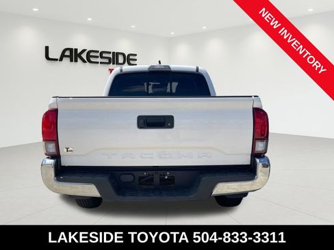 Used 2020 Toyota Tacoma SR5 w/ SR5 Appearance Package (SM) image 4