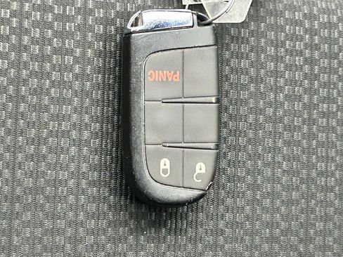 Used 2023 Jeep Compass Trailhawk image 34