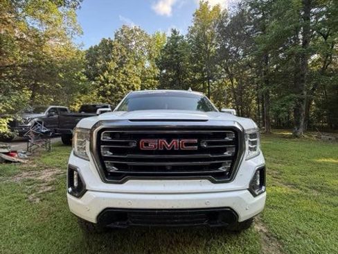 Used 2021 GMC Sierra 1500 AT4 w/ AT4 Value Package AWD/4WD image 3