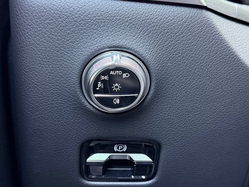 Used 2024 Mercedes-Benz GLC 300 4MATIC image 22
