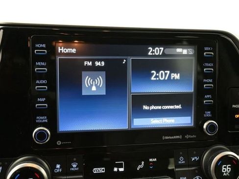 Used 2021 Toyota Highlander XLE FWD image 10