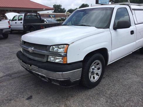 Used 2006 Chevrolet Silverado 1500 W/T RWD image 3