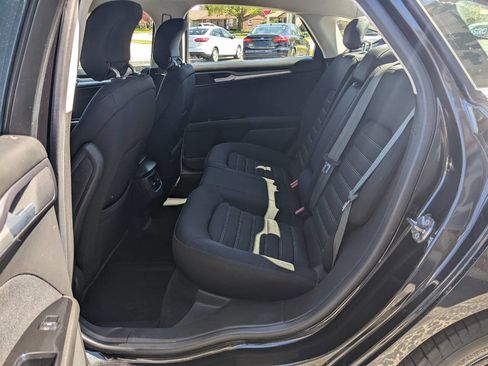 Used 2013 Ford Fusion SE FWD image 12