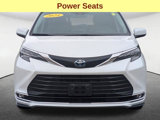 Used 2024 Toyota Sienna XLE w/ XLE Plus Package AWD/4WD image 11
