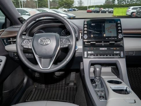 Certified 2021 Toyota Avalon XLE w/ Moonroof Package image 6