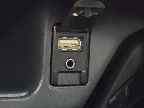 Used 2019 Toyota C-HR XLE image 29