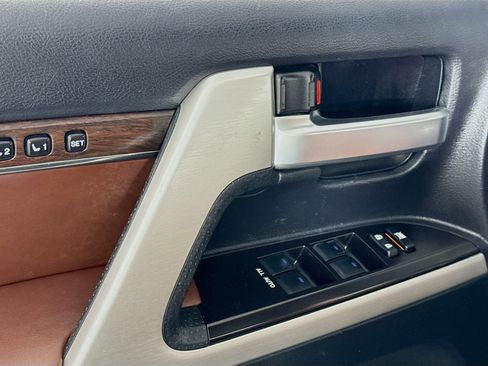 Certified 2021 Toyota Land Cruiser image 19