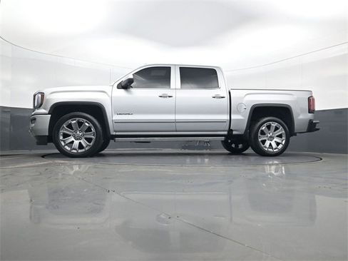 Used 2018 GMC Sierra 1500 Denali w/ Denali Ultimate Package image 28