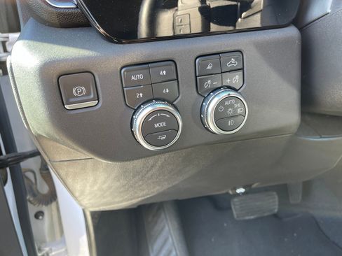 Used 2023 GMC Sierra 1500 SLT w/ SLT Convenience Package AWD/4WD image 10