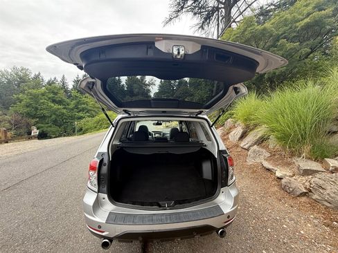 Used 2010 Subaru Forester 2.5X Premium image 7