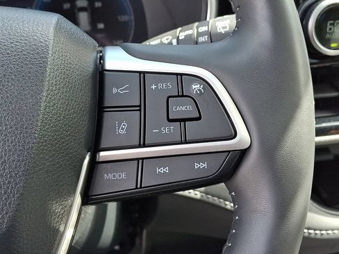 Used 2024 Toyota Highlander Platinum AWD/4WD image 24
