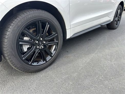 Certified 2024 Ford Edge ST-Line image 12