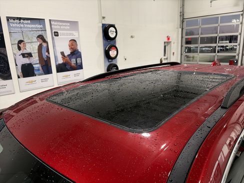 New 2026 Chevrolet Traverse LT w/ Sun and Wheel Package image 11