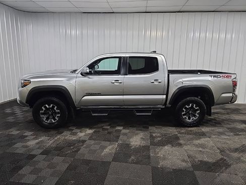 Used 2023 Toyota Tacoma TRD Off-Road w/ Black Out Package (TMS) image 5