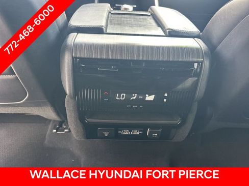 Used 2024 Jeep Wagoneer Series II w/ Flexible Seating Group AWD/4WD image 16