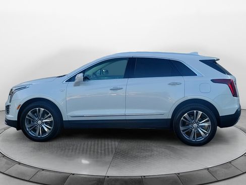 Certified 2022 Cadillac XT5 Premium Luxury FWD image 4