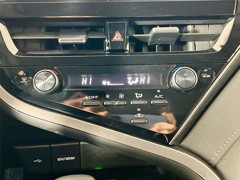 Used 2023 Toyota Camry XLE image 16