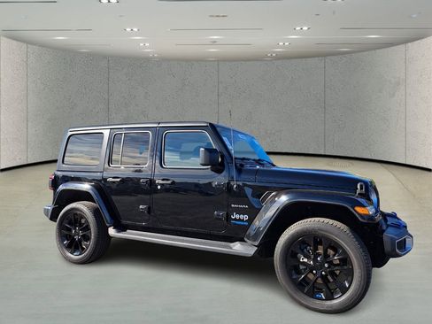 Used 2022 Jeep Wrangler Unlimited Sahara 4xe w/ Cold Weather Group image 3