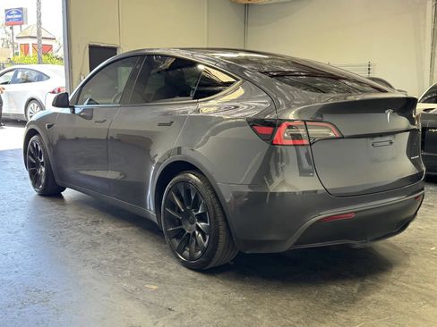 Used 2021 Tesla Model Y Long Range AWD/4WD image 2