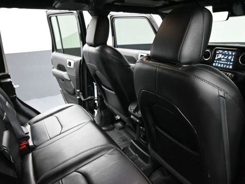 Used 2022 Jeep Wrangler Unlimited Sahara w/ Cold Weather Group AWD/4WD image 20