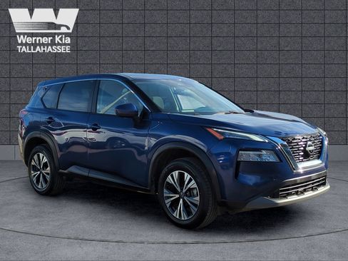 Used 2023 Nissan Rogue SV image 3