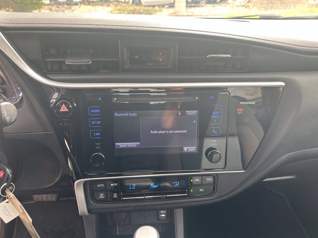 Used 2017 Toyota Corolla LE w/ Carpet Mat Package (TMS) FWD image 19