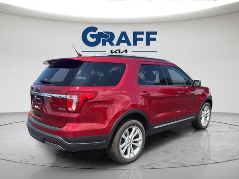 Used 2019 Ford Explorer XLT w/ Equipment Group 202A AWD/4WD image 9