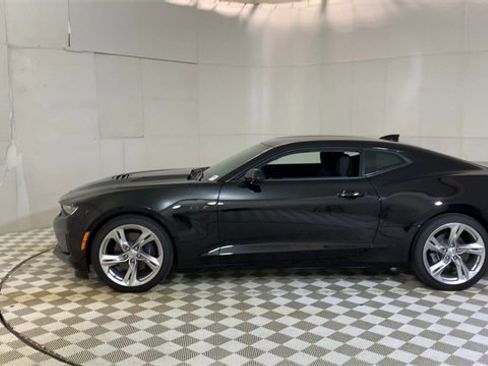 Used 2023 Chevrolet Camaro LT image 5