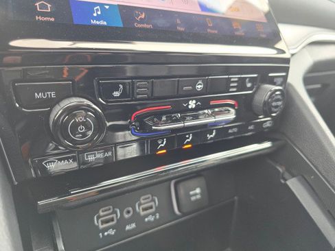 New 2025 Jeep Grand Cherokee Limited image 37