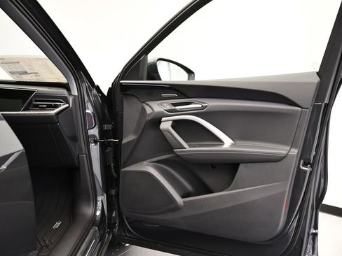 Used 2025 Audi Q5 Premium Plus w/ Premium Plus image 43