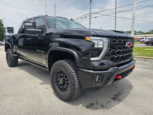 Used 2024 Chevrolet Silverado 2500 ZR2 w/ Technology Package AWD/4WD image 7