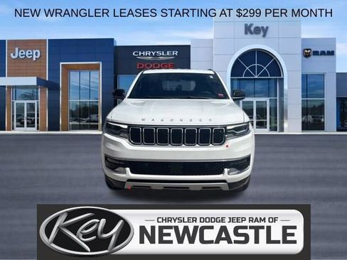 Used 2023 Jeep Wagoneer L Series II AWD/4WD image 1