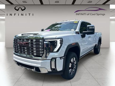 Used 2025 GMC Sierra 2500 Denali w/ Technology Package AWD/4WD image 3