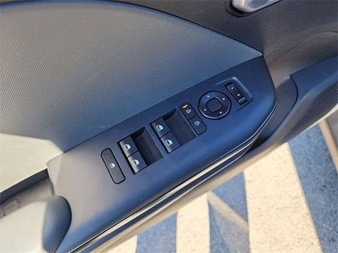 New 2025 Kia K4 LXS image 10