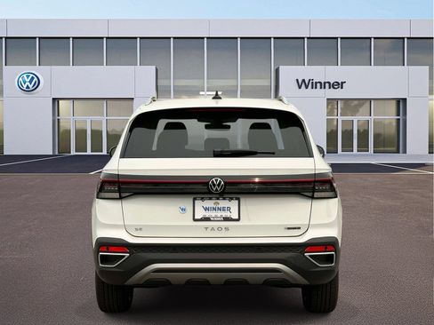 New 2026 Volkswagen Taos SE AWD/4WD image 4