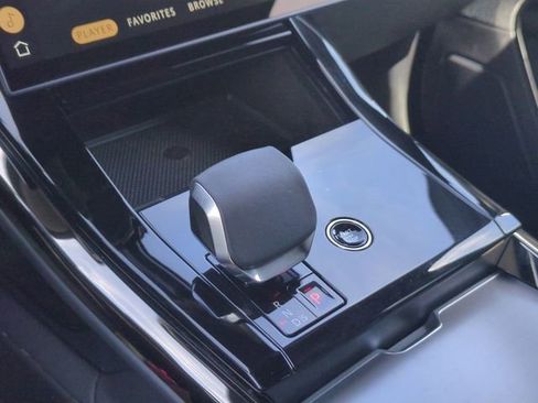 Used 2025 Land Rover Range Rover Sport S image 9