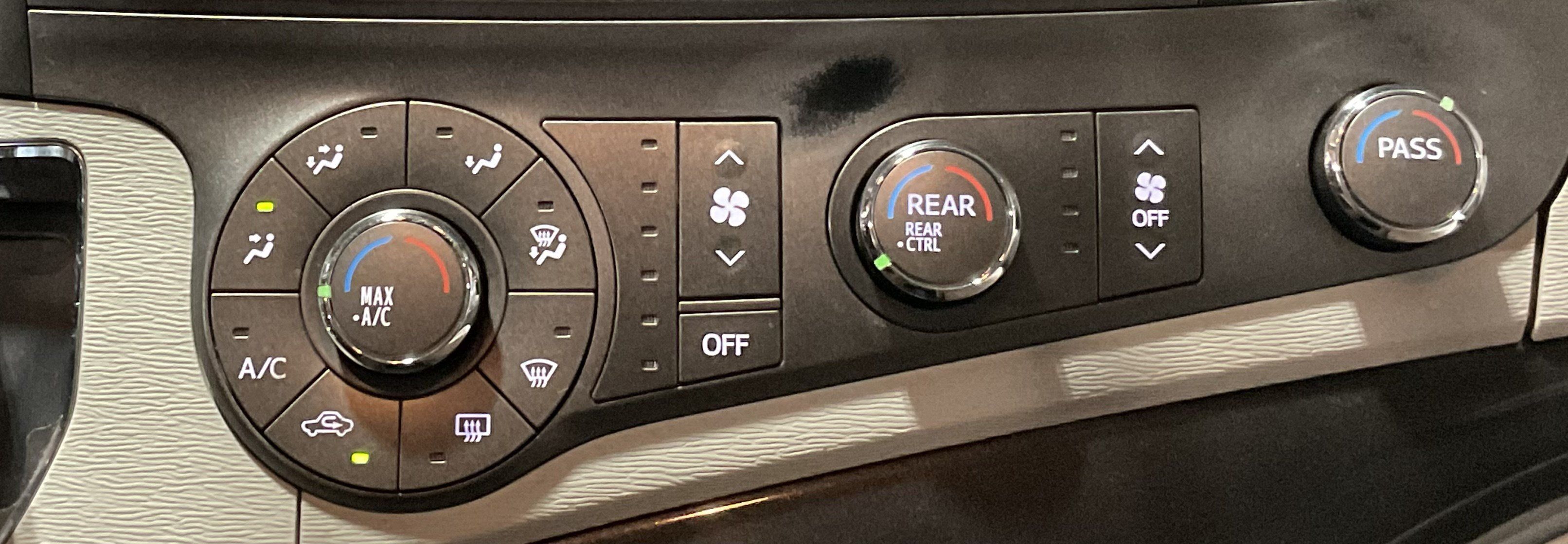 Used 2012 Toyota Sienna LE w/ Towing Pkg FWD image 14