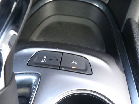 Used 2025 Chevrolet Malibu LT FWD image 32