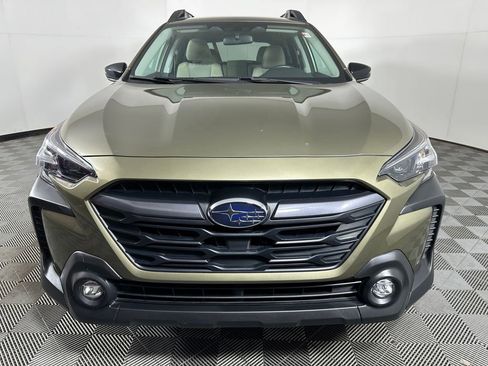 Used 2024 Subaru Outback Premium AWD/4WD image 8