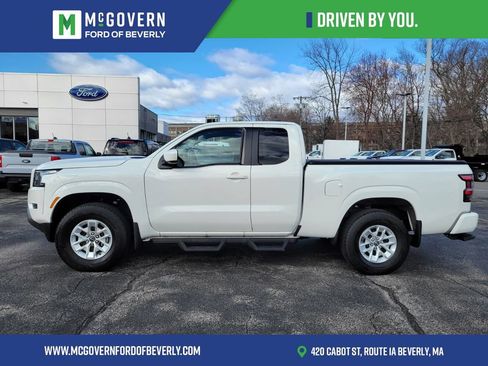 Used 2024 Nissan Frontier SV w/ Technology Package AWD/4WD image 3