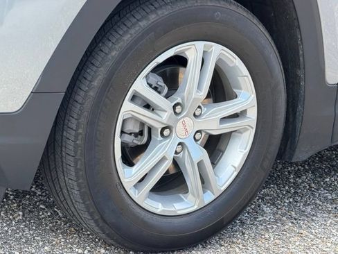 Used 2024 GMC Terrain SLE FWD image 9