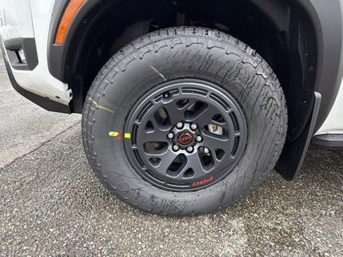New 2026 Nissan Frontier PRO-4X w/ Pro-4x Convenience Package image 10