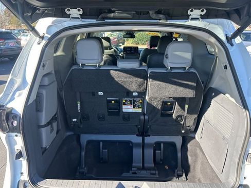 Used 2024 Toyota Sienna XLE image 8