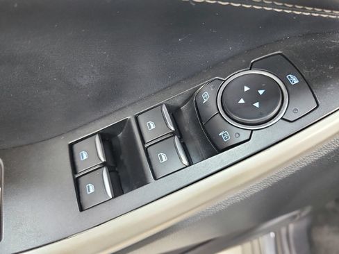 Used 2022 Ford Explorer XLT RWD image 34