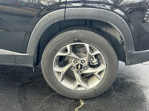 Certified 2025 Chevrolet Trax LT image 20