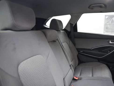 Used 2017 Hyundai Santa Fe SE image 13