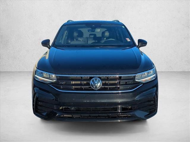 Used 2023 Volkswagen Tiguan SE R-Line FWD image 2