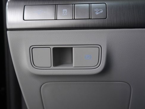 Used 2025 Hyundai Kona SEL image 27