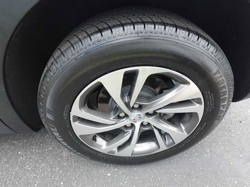 Used 2023 Buick Envision Essence image 32