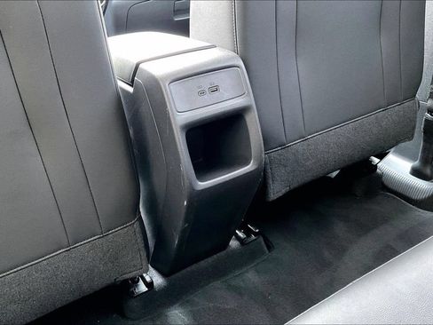 Used 2025 Chevrolet Trax LT FWD image 34
